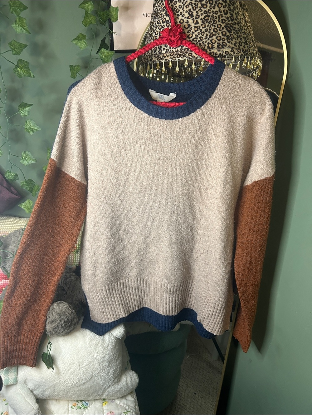 Time and Tru Beige Crewneck Sweater with Brown Sleeves and Blue Trim